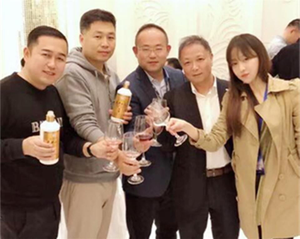 嘉賓飲酒3_副本.jpg